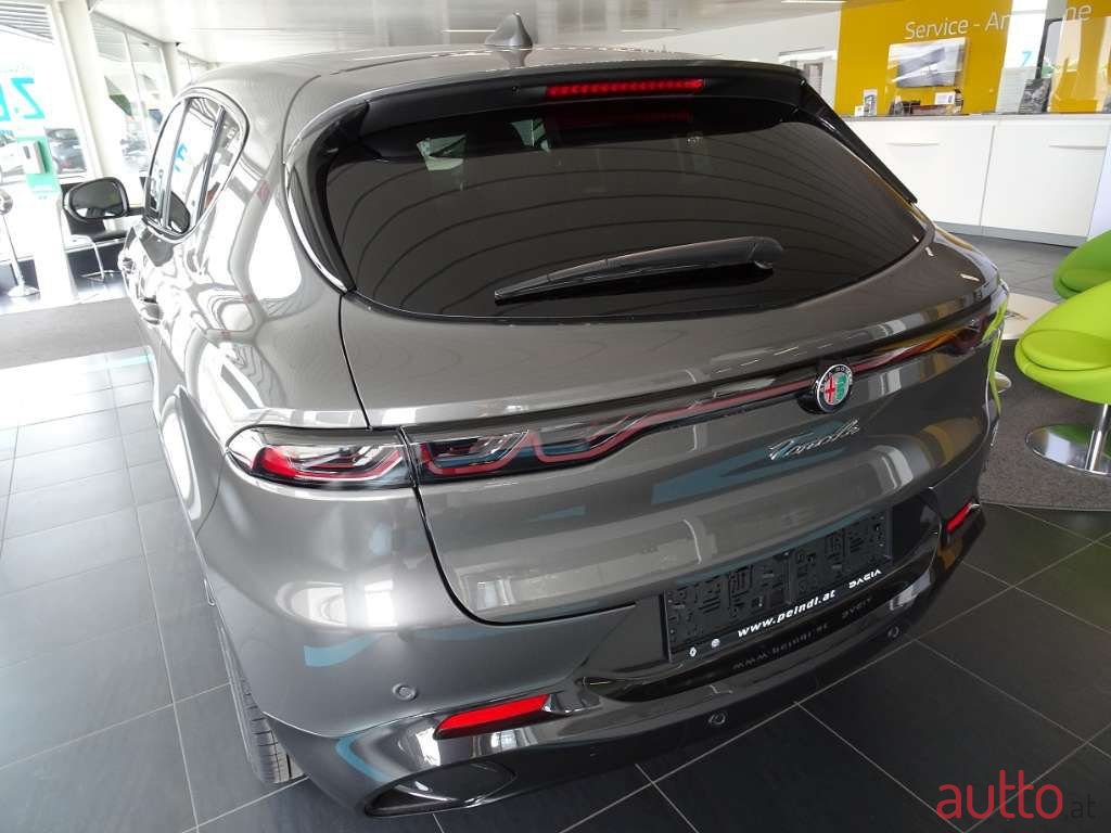 2022' Alfa Romeo Tonale photo #3