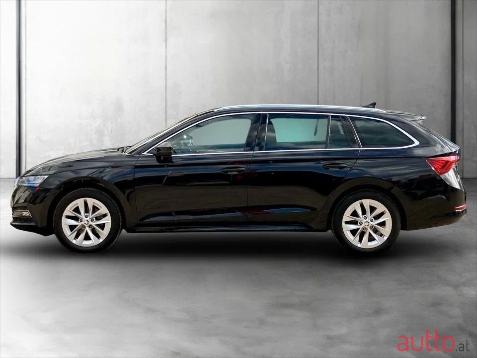 2022' Skoda Octavia photo #2