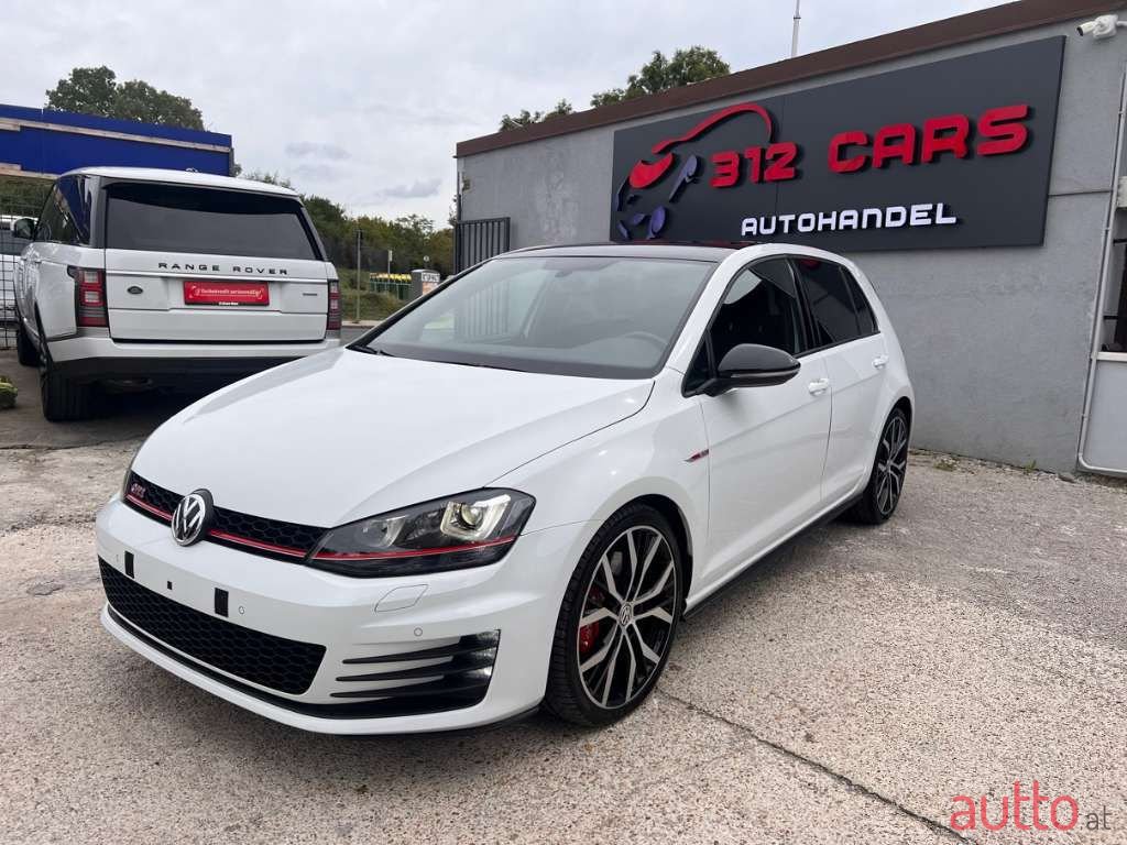 2015' Volkswagen Golf photo #1