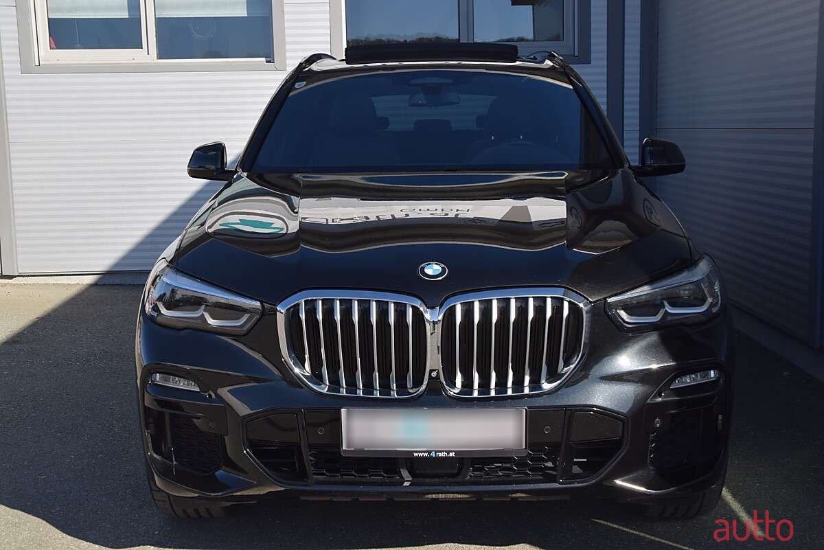 2020' BMW X5 photo #2