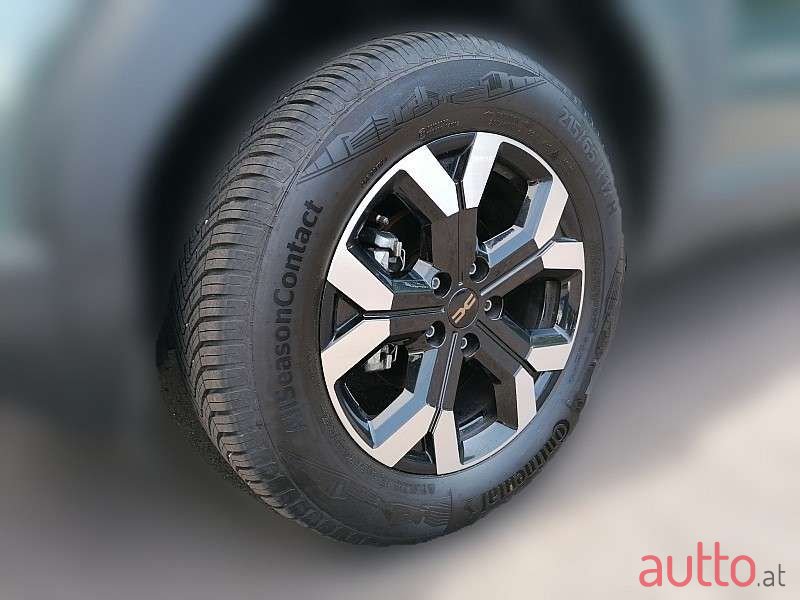 2024' Dacia Duster photo #5