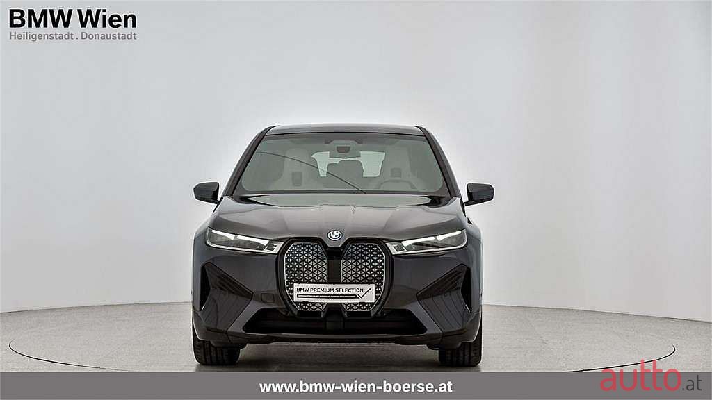 2023' BMW iX photo #6