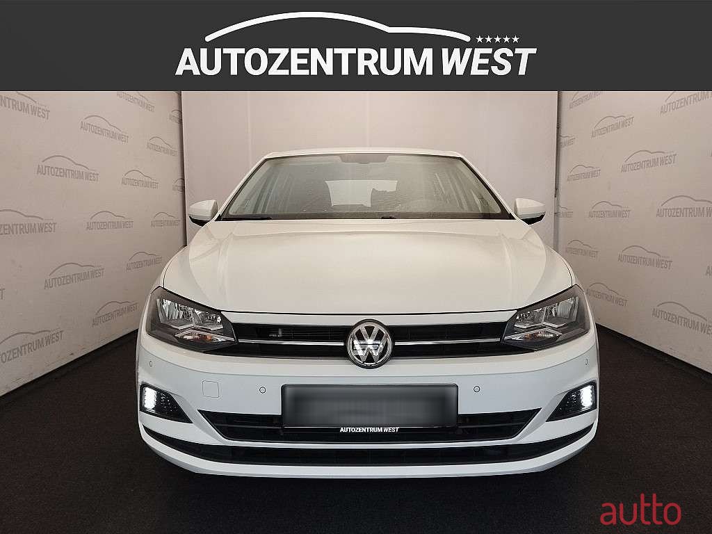 2019' Volkswagen Polo photo #2