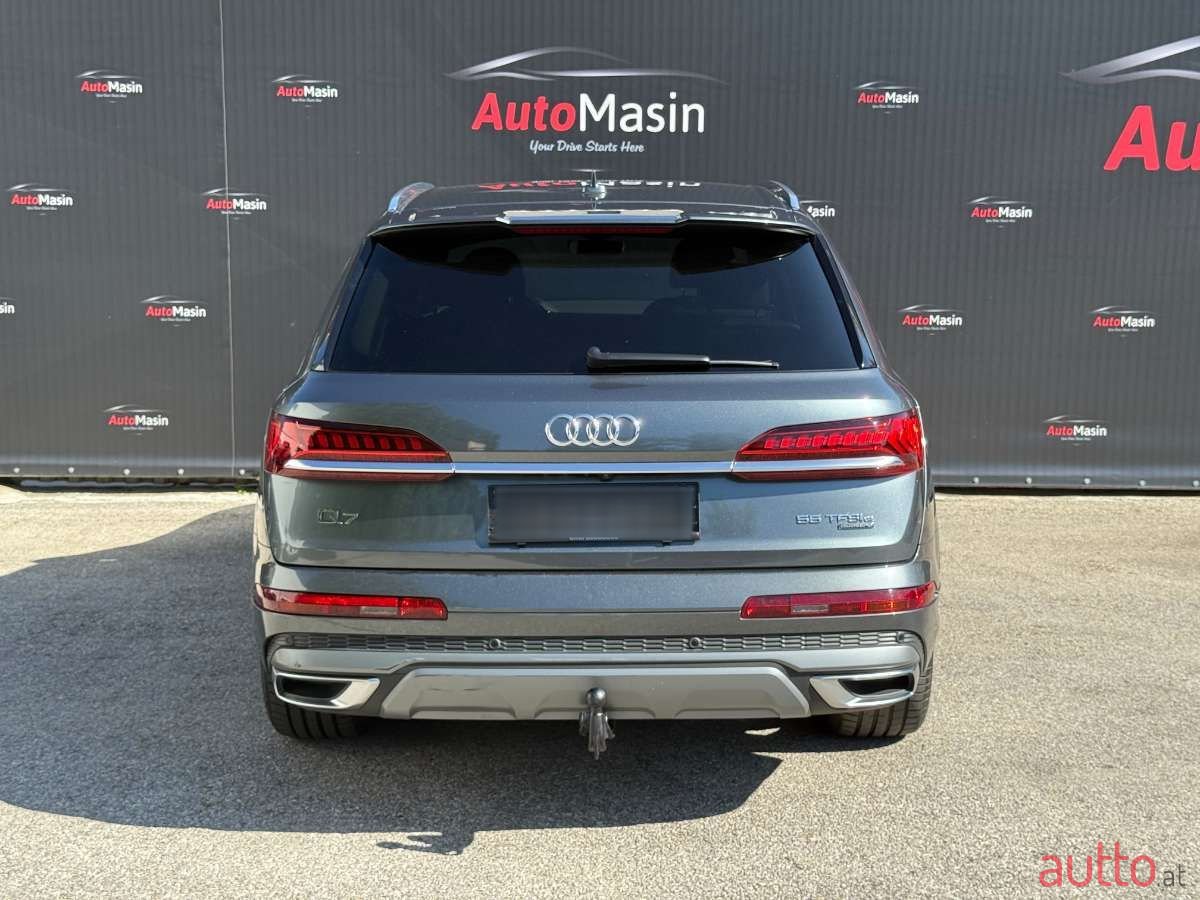 2021' Audi Q7 photo #4