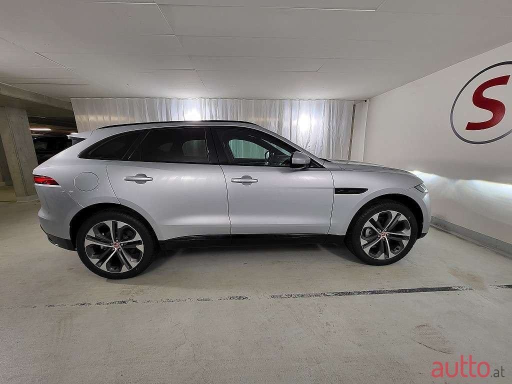 2022' Jaguar F-Pace photo #6
