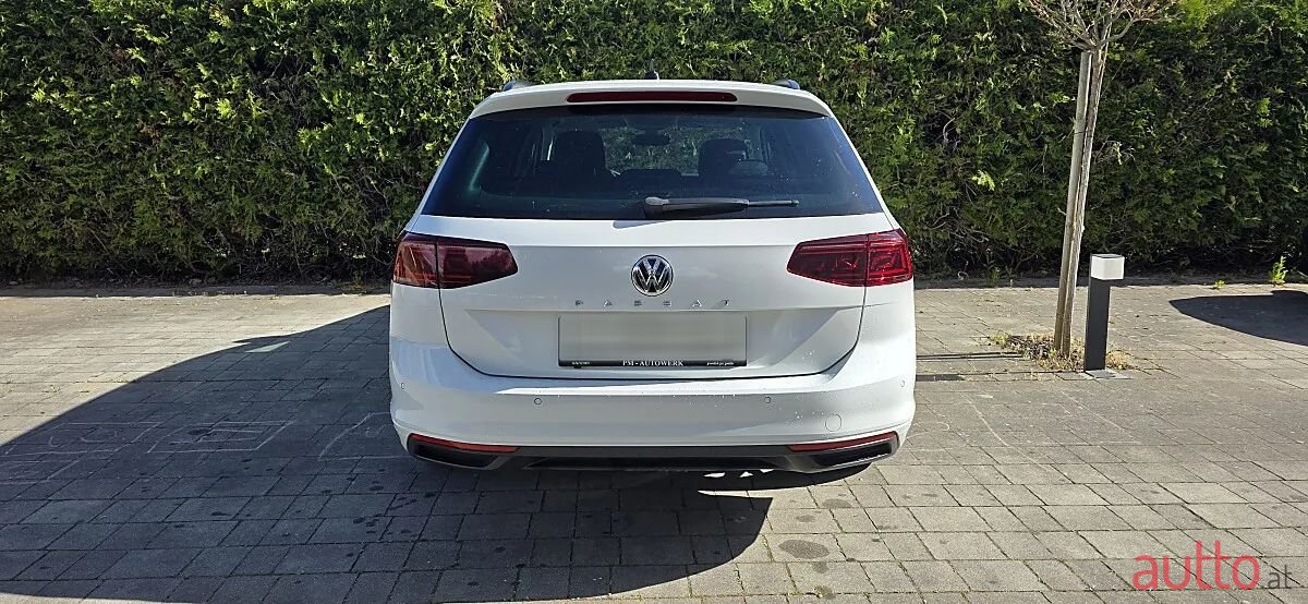 2019' Volkswagen Passat photo #4