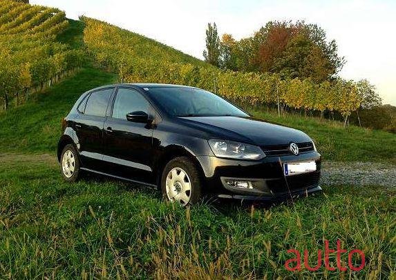 2010' Volkswagen Polo photo #1