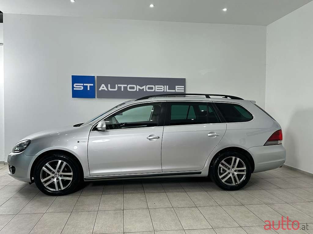 2010' Volkswagen Golf photo #3