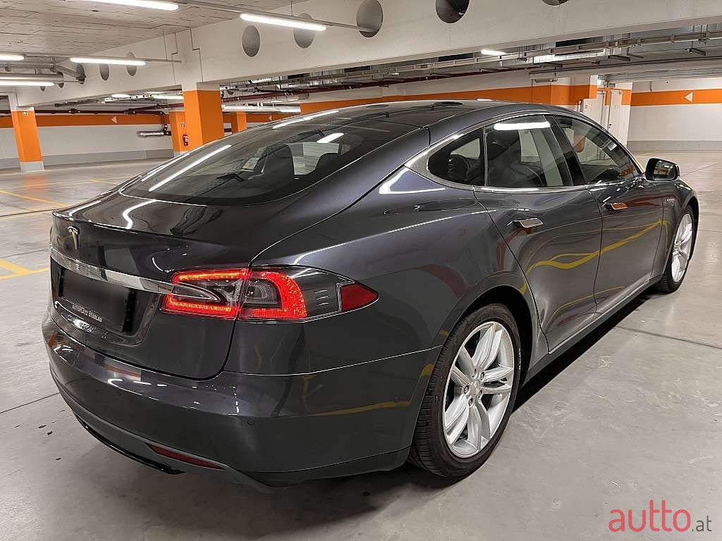 2015' Tesla Model S photo #5