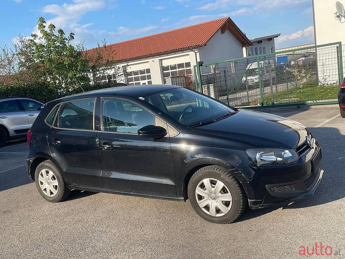 2009' Volkswagen Polo photo #4