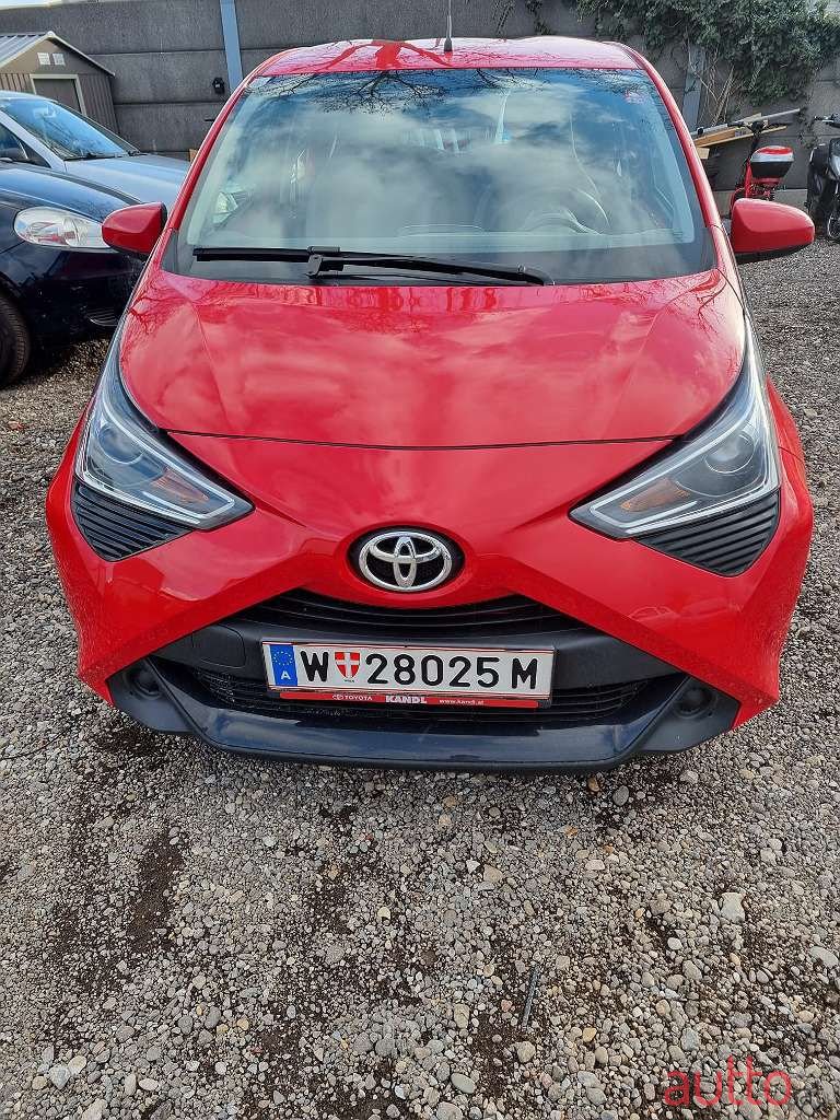 2022' Toyota Aygo photo #3