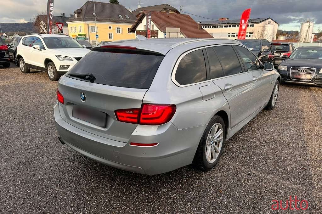 2011' BMW 5Er-Reihe photo #5