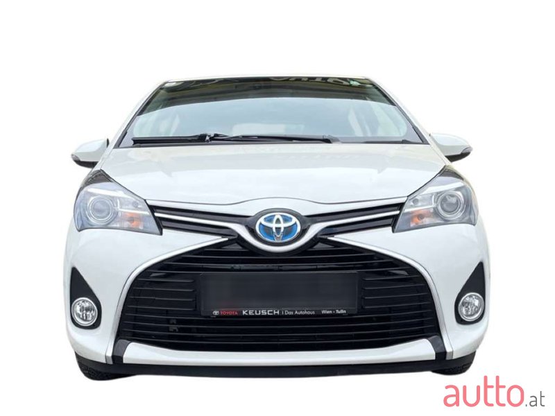 2015' Toyota Yaris photo #2