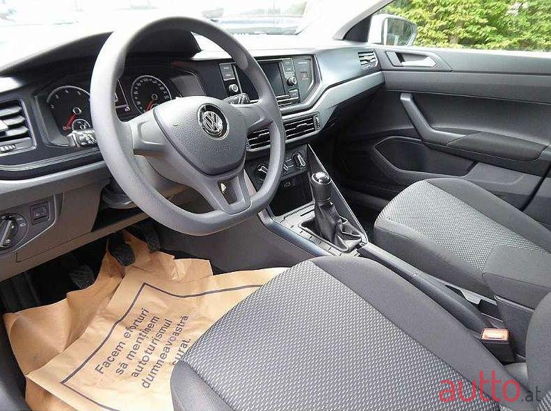 2019' Volkswagen Polo photo #1