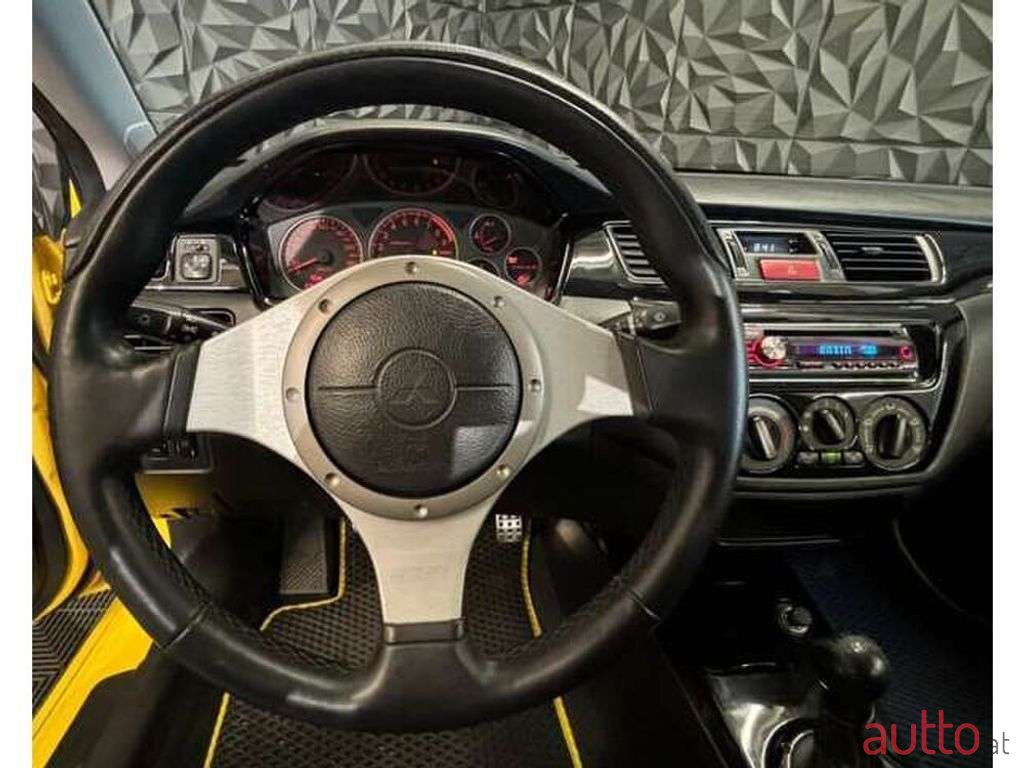 2004' Mitsubishi Lancer photo #1