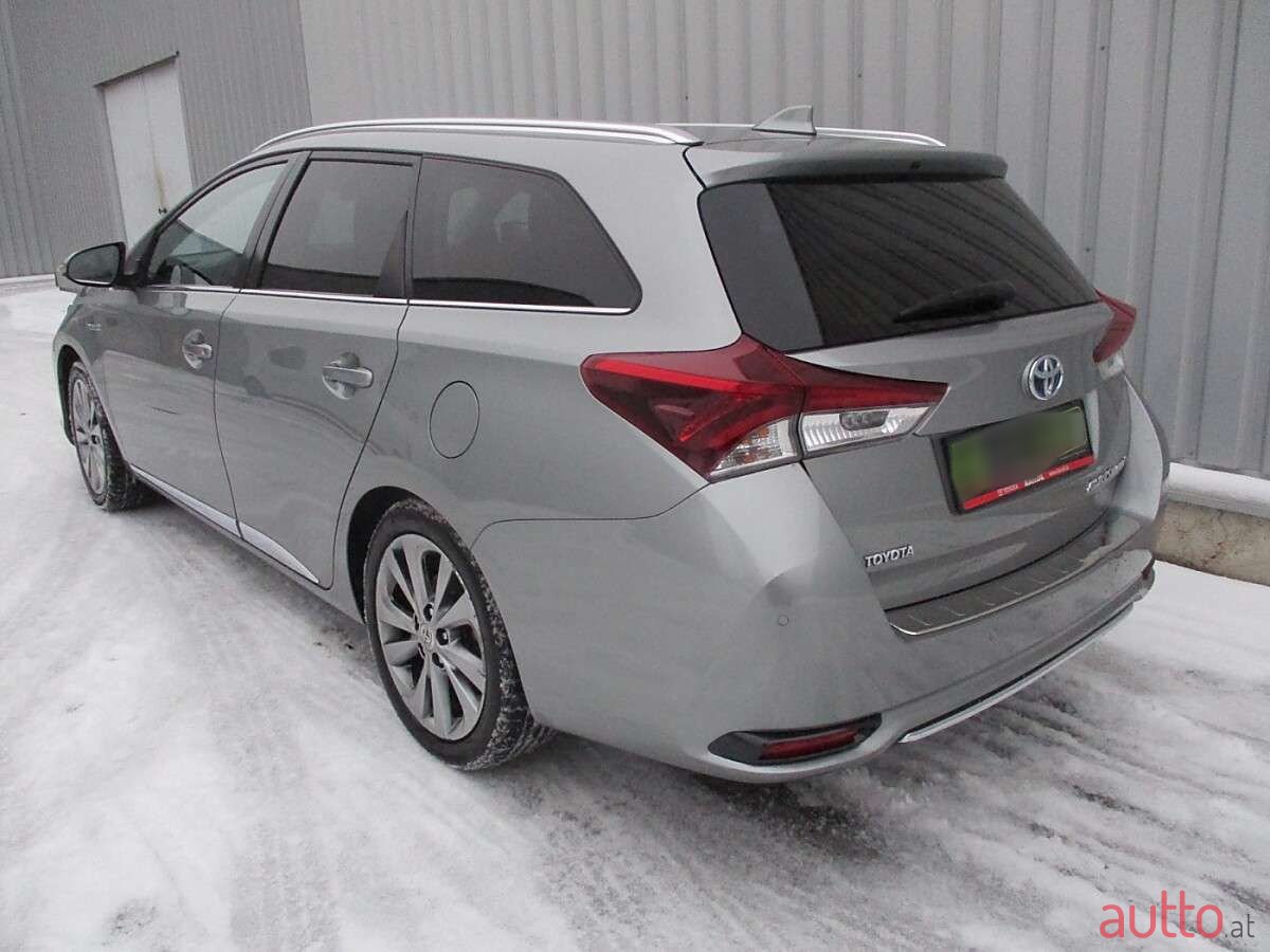 2015' Toyota Auris photo #4