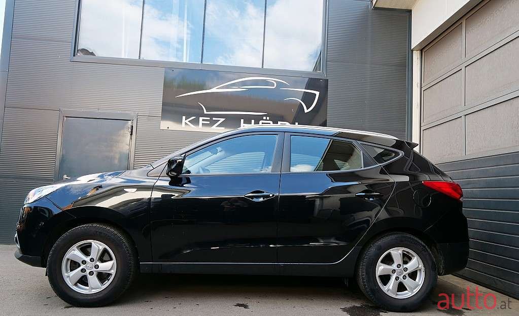 2011' Hyundai ix35 photo #4