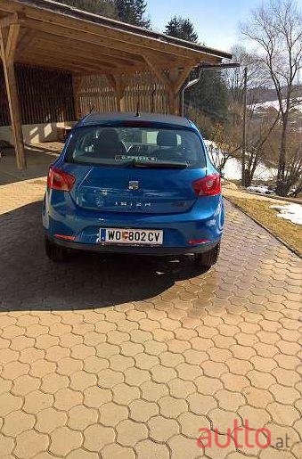 2011' SEAT Ibiza photo #2