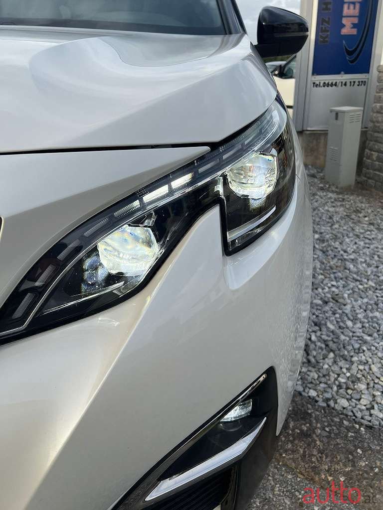 2017' Peugeot 5008 photo #5