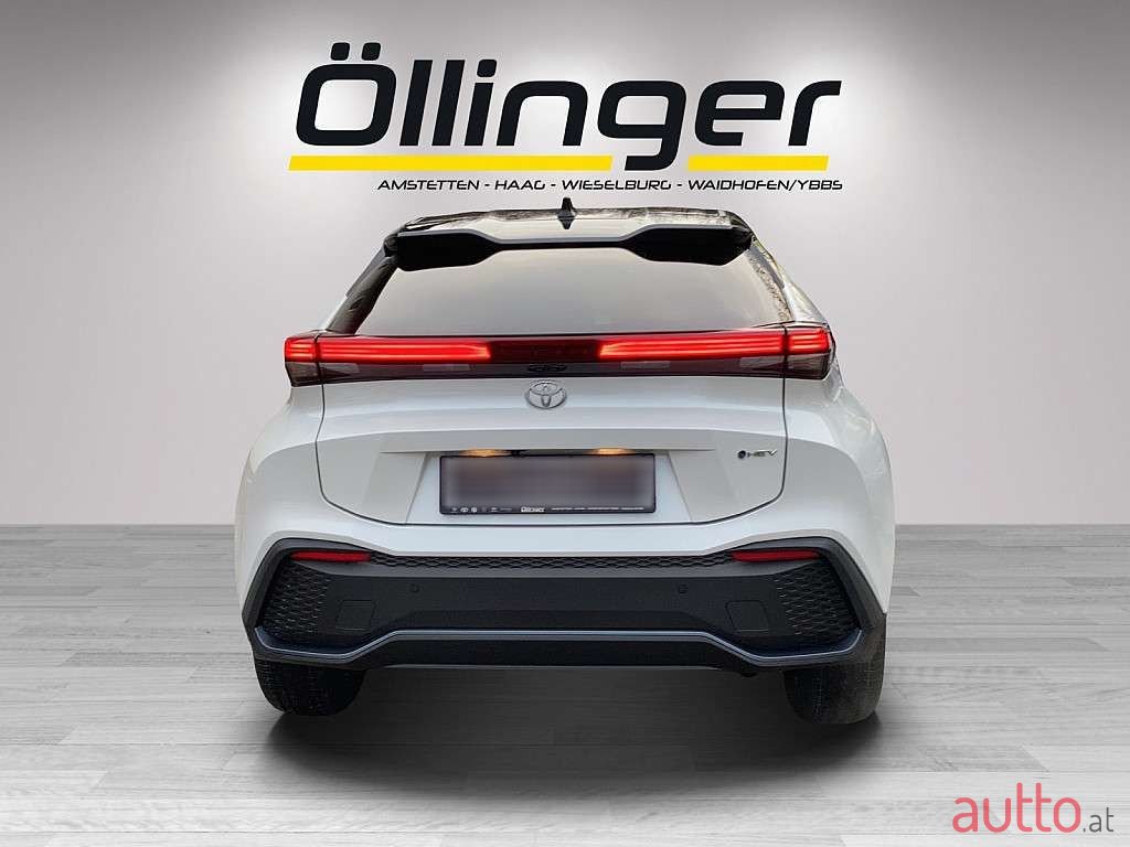 2024' Toyota C-HR photo #4