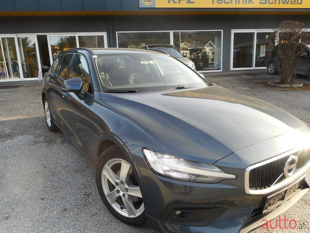 2019' Volvo V60 photo #3