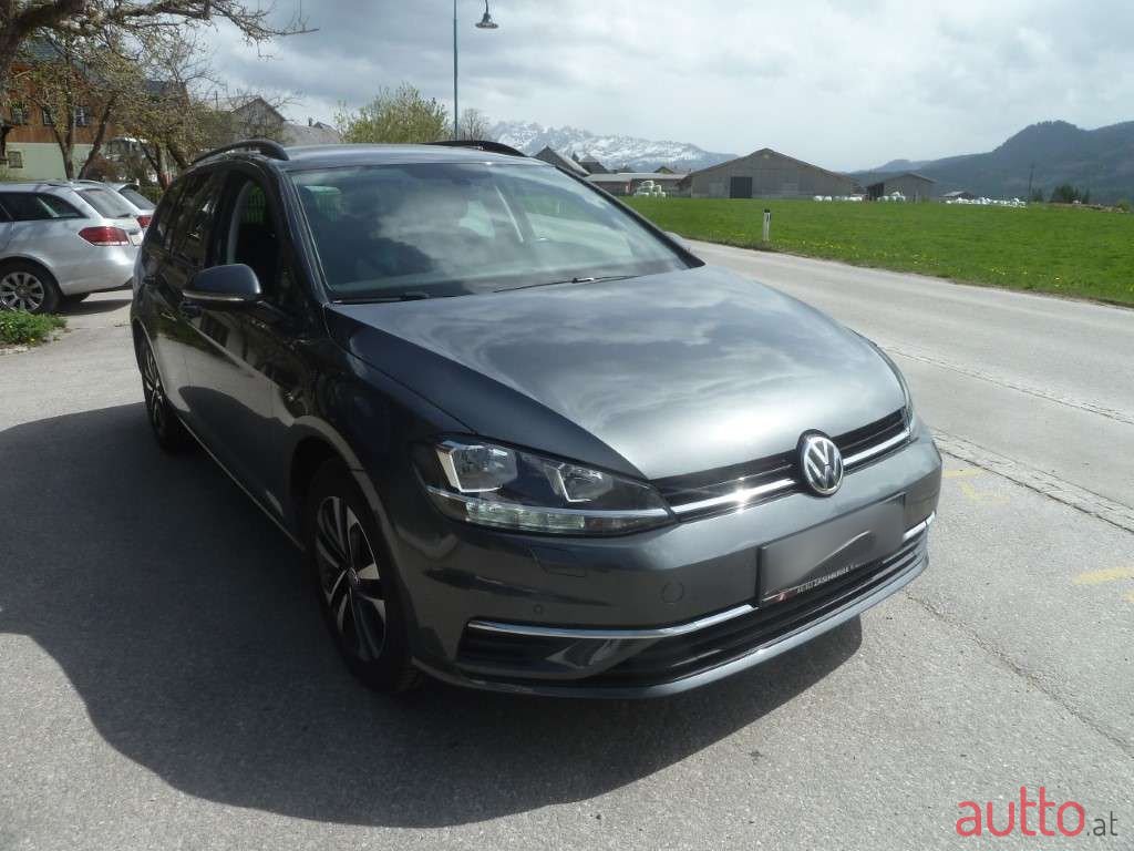 2020' Volkswagen Golf photo #1