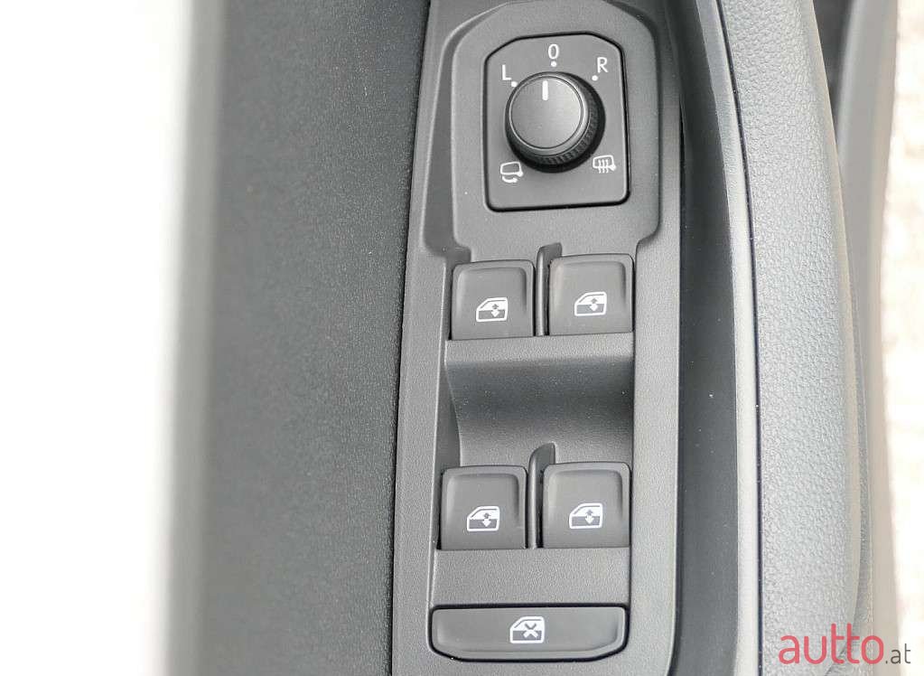 2023' Skoda Karoq photo #4