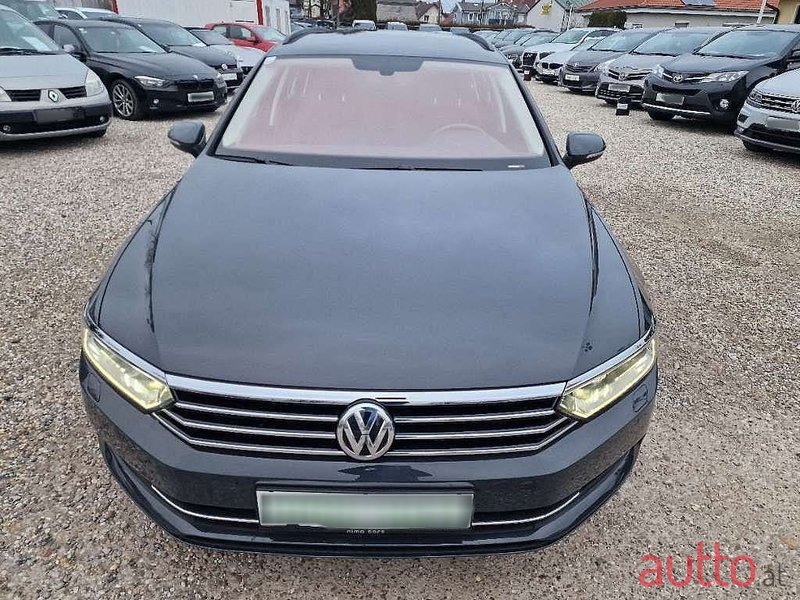 2016' Volkswagen Passat photo #4