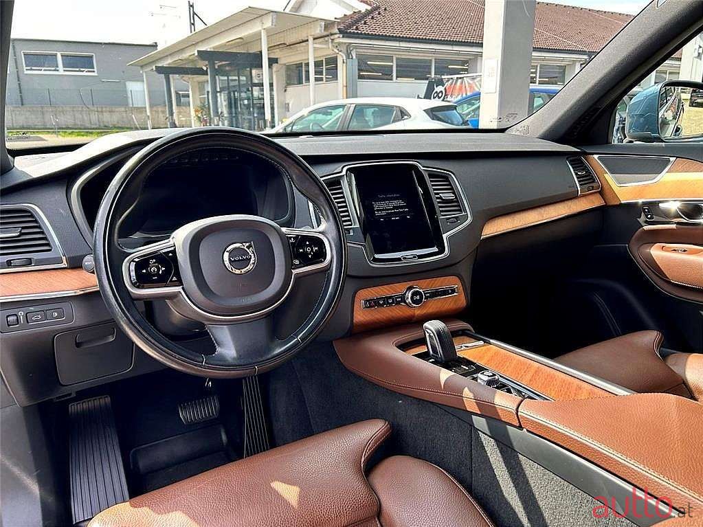 2020' Volvo XC90 photo #4