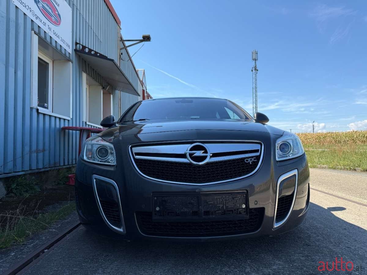 2011' Opel Insignia photo #2