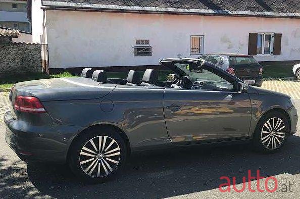 2013' Volkswagen Eos photo #3