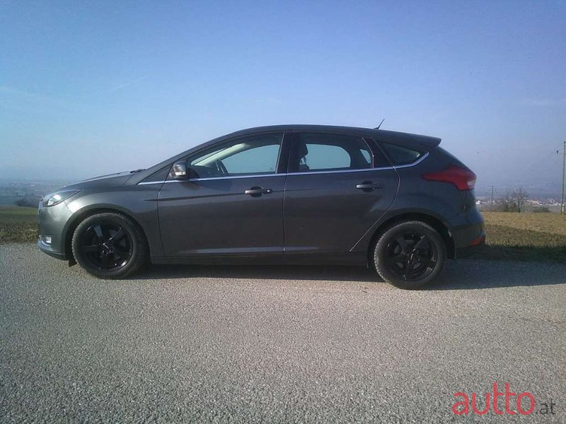 2015' Ford Focus photo #5