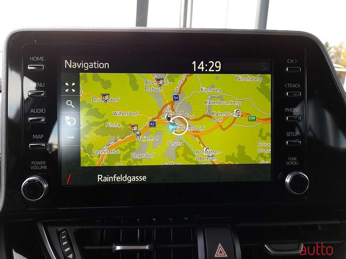 2023' Toyota C-HR photo #5