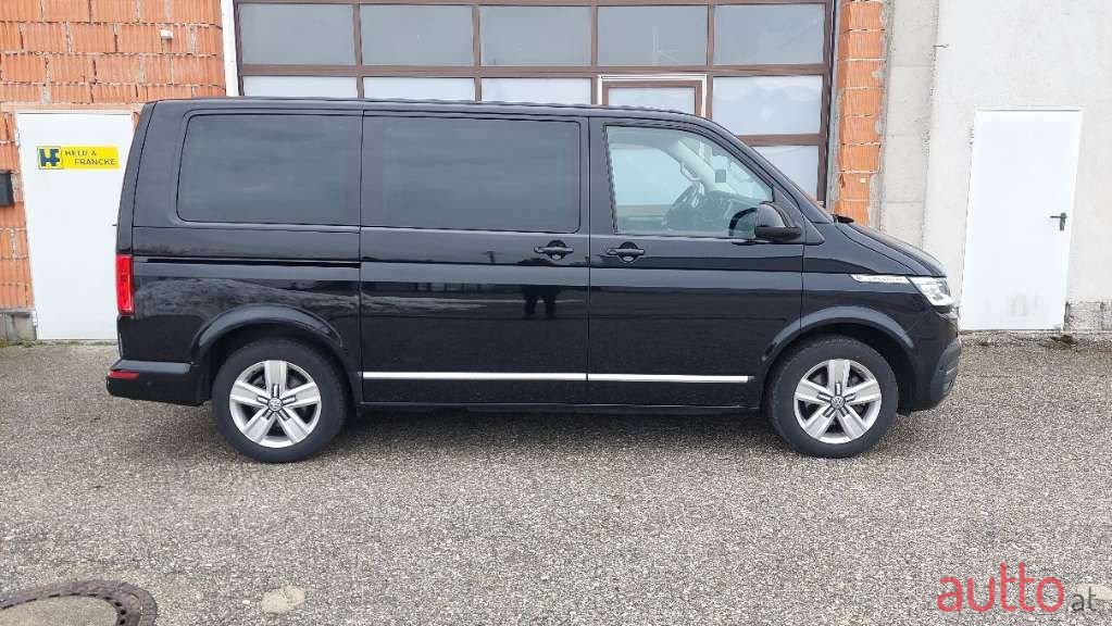 2020' Volkswagen Multivan photo #5