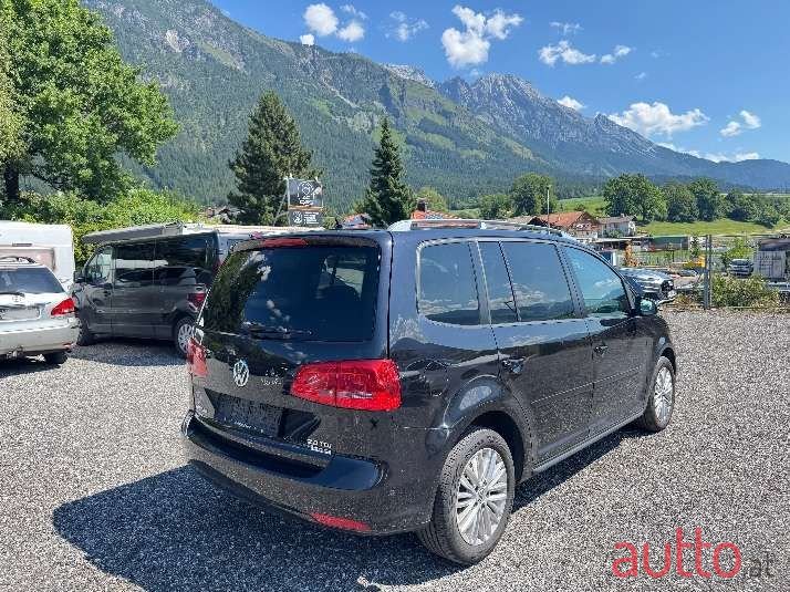 2014' Volkswagen Touran photo #5