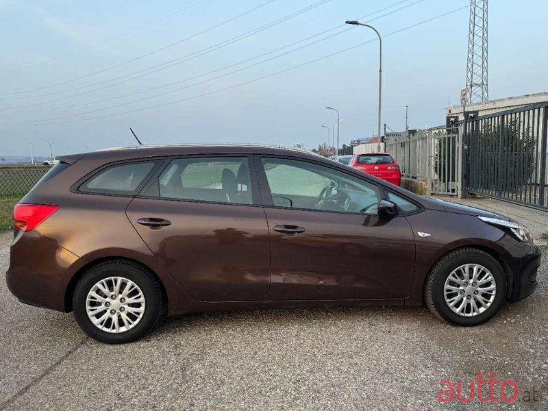 2013' Kia Ceed photo #6