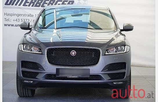2020' Jaguar F-Pace photo #2