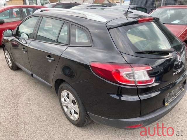 2011' Renault Megane photo #4