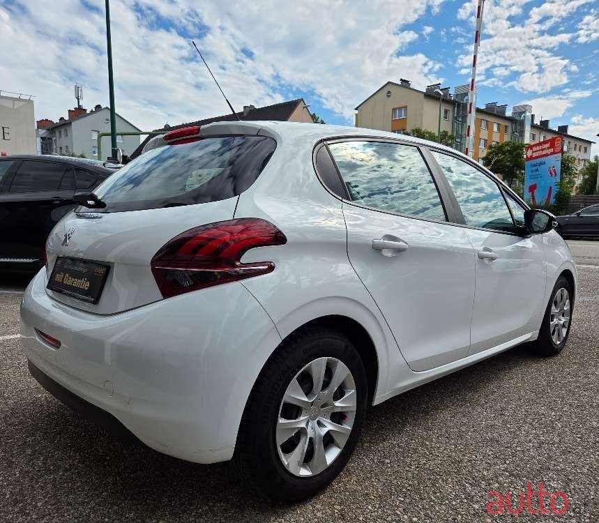 2017' Peugeot 208 photo #6