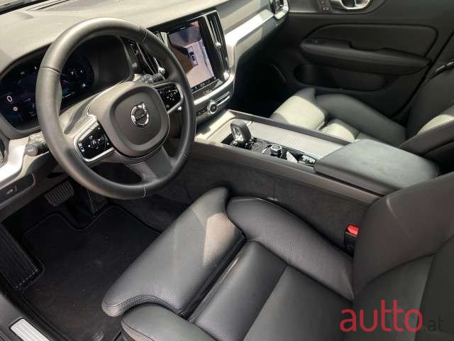 2024' Volvo V60 photo #4