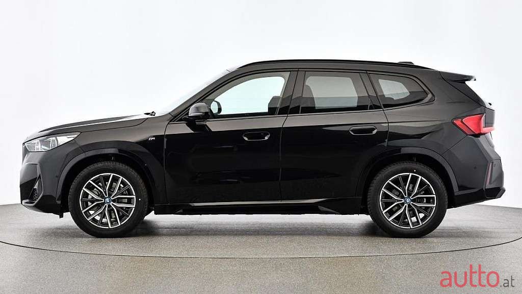 2024' BMW iX1 photo #3