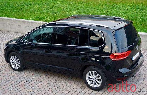 2016' Volkswagen Touran photo #2