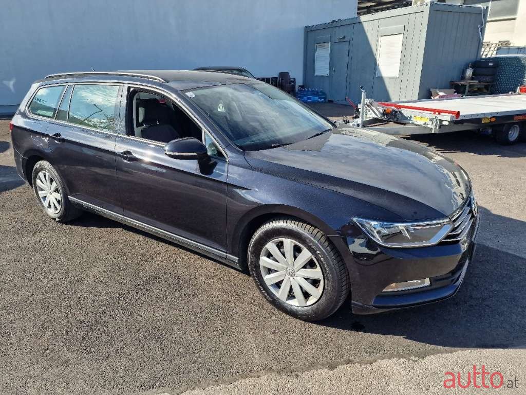 2018' Volkswagen Passat photo #2