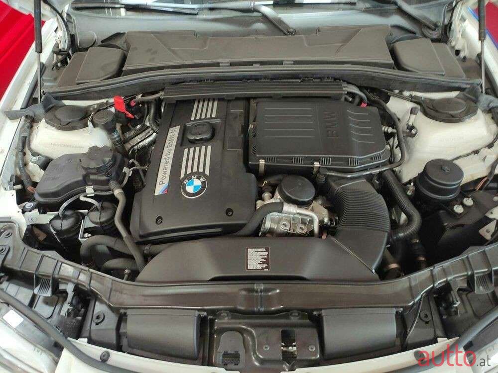 2011' BMW 1Er-Reihe photo #3