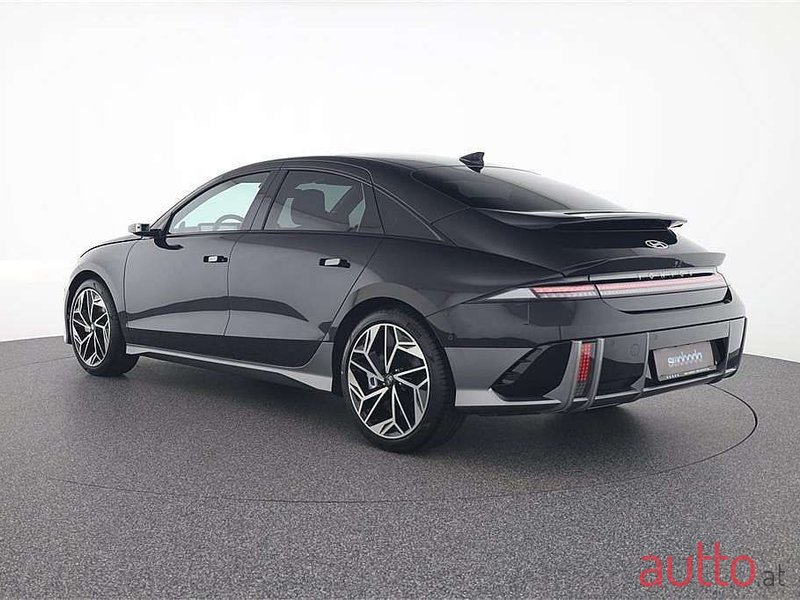 2023' Hyundai Ioniq 6 photo #3