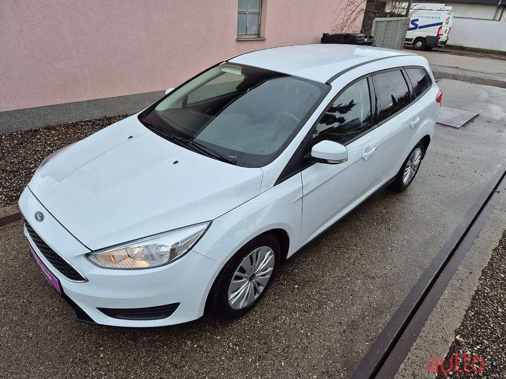 2017' Ford Focus photo #2