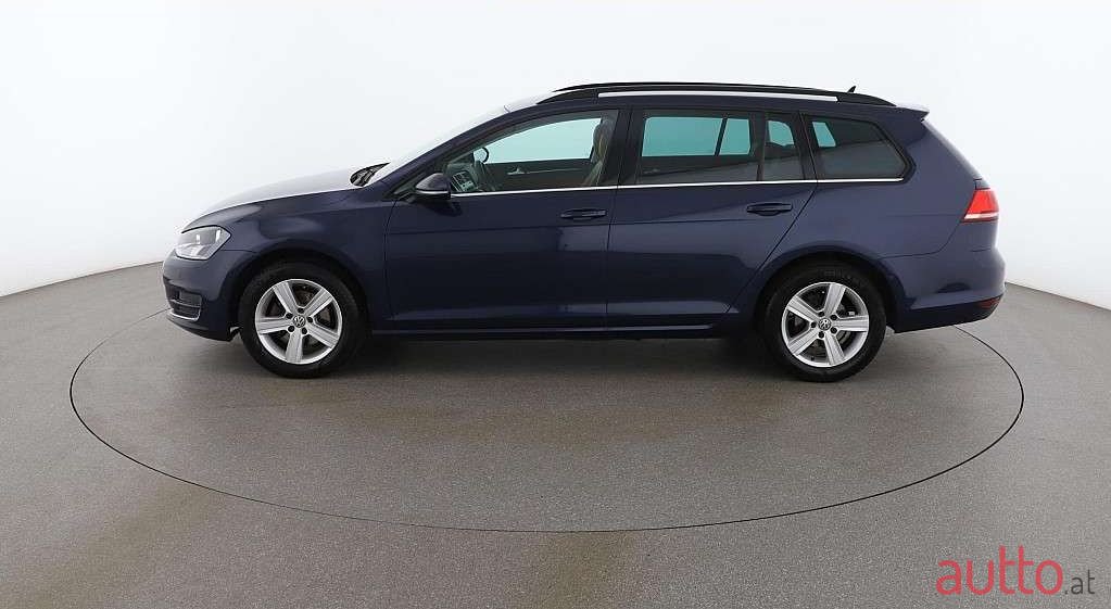 2016' Volkswagen Golf photo #2