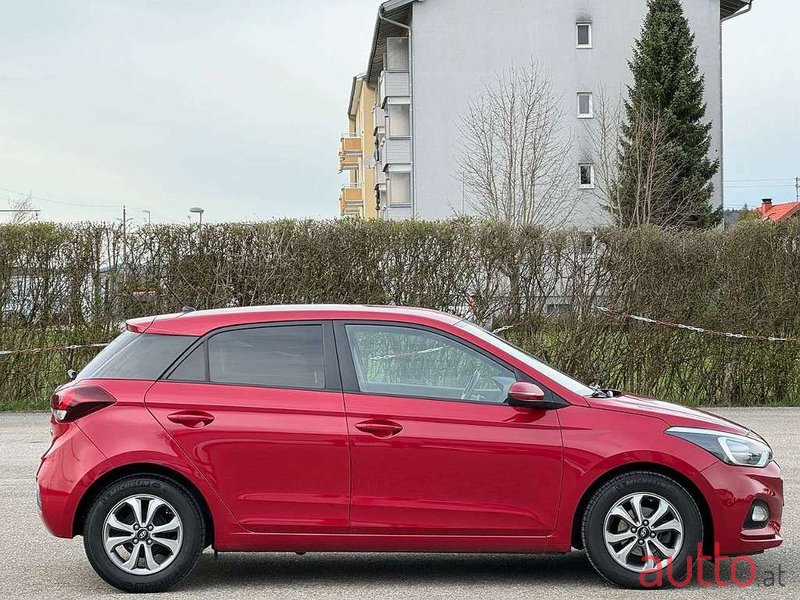 2020' Hyundai i20 photo #6