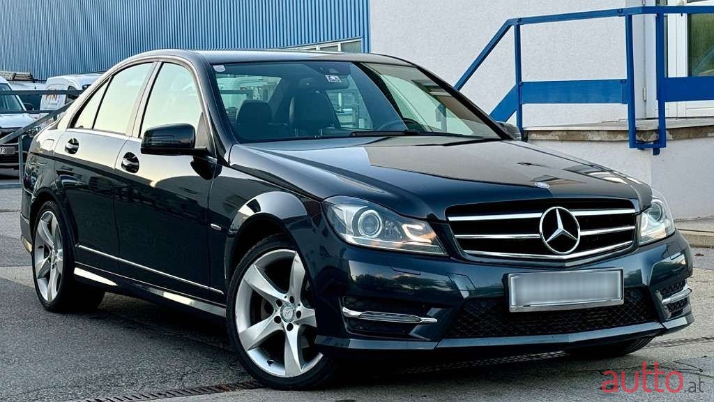 2014' Mercedes-Benz C-Klasse photo #2