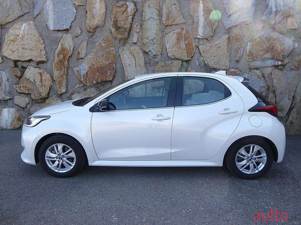 2022' Mazda Mazda2 photo #3